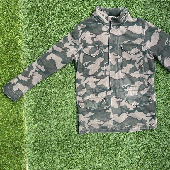 Levi’s Camo Jacket with hoodie - Picture 2 of 12